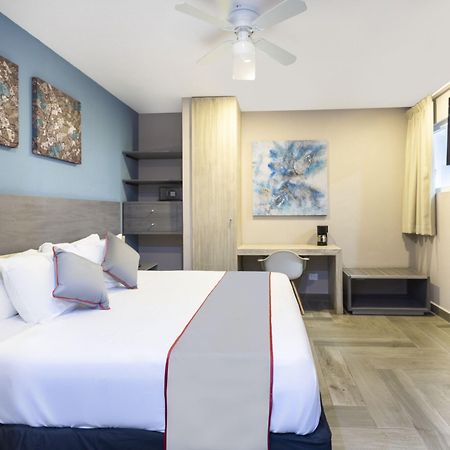 Bfh Attraction Deluxe Hotel Playa del Carmen Esterno foto