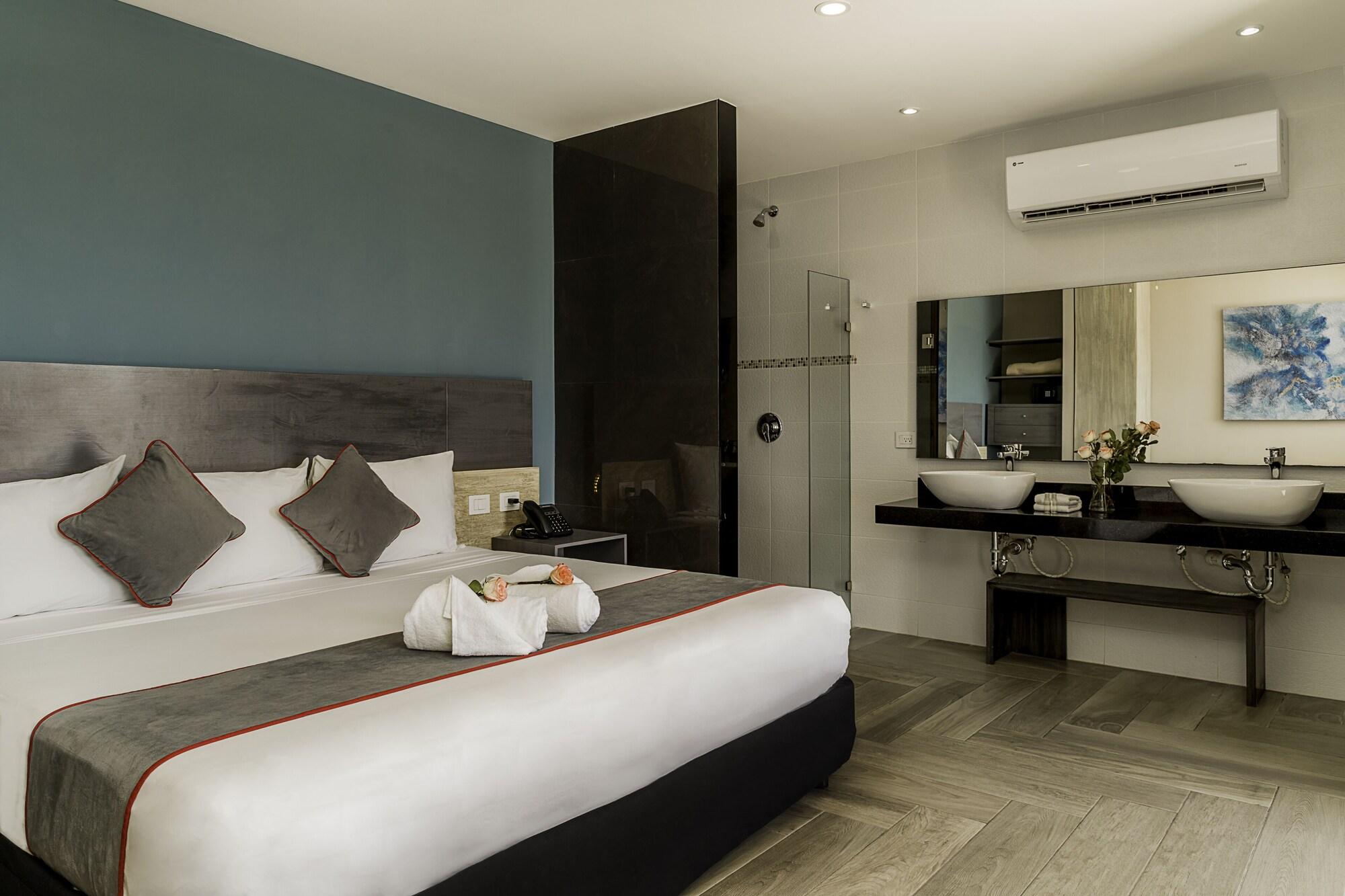 Bfh Attraction Deluxe Hotel Playa del Carmen Esterno foto