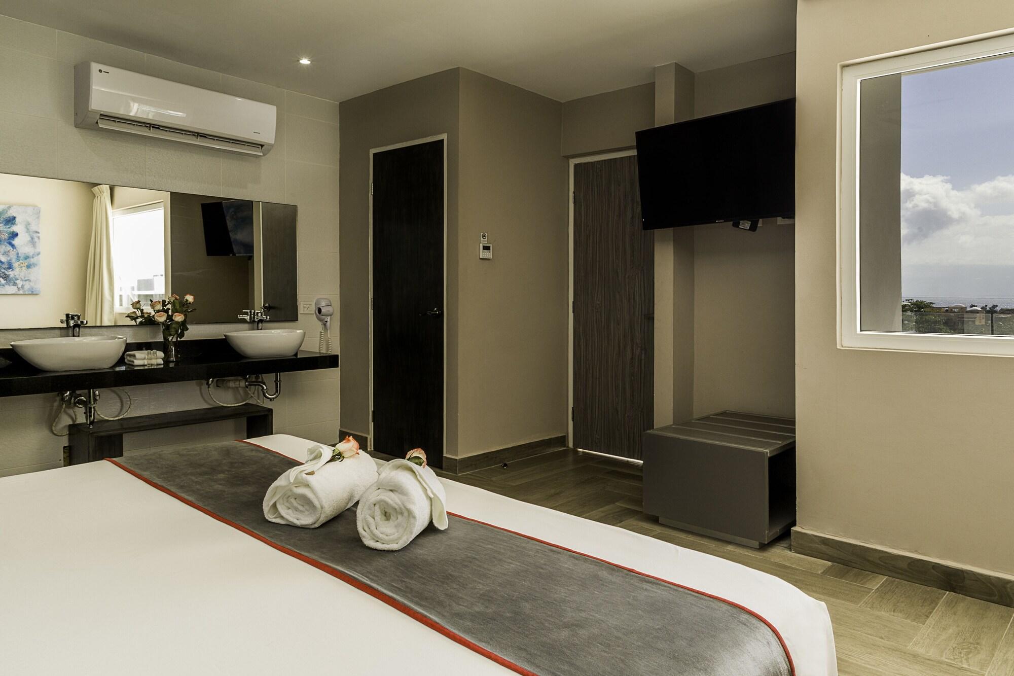 Bfh Attraction Deluxe Hotel Playa del Carmen Esterno foto