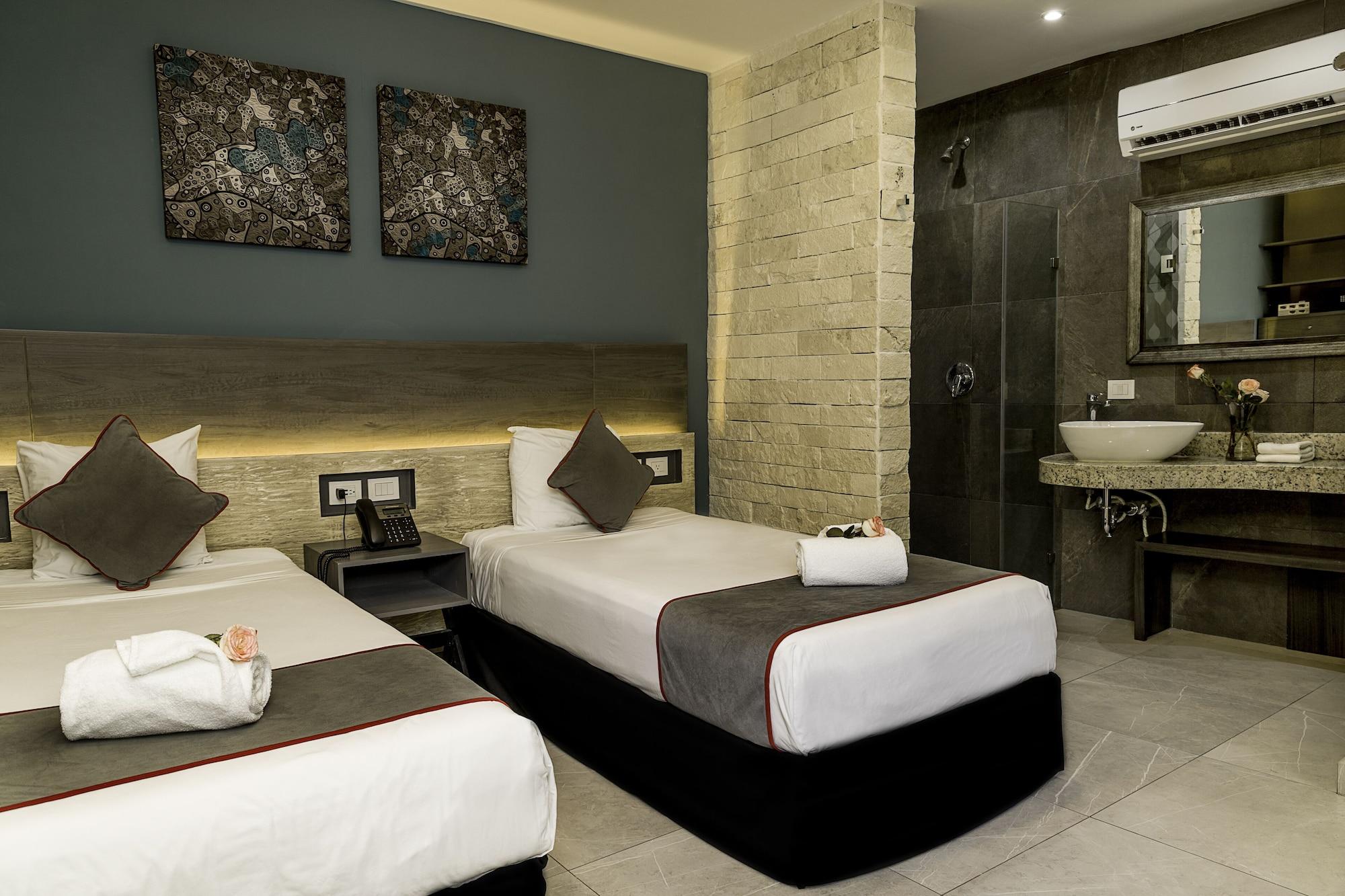 Bfh Attraction Deluxe Hotel Playa del Carmen Esterno foto