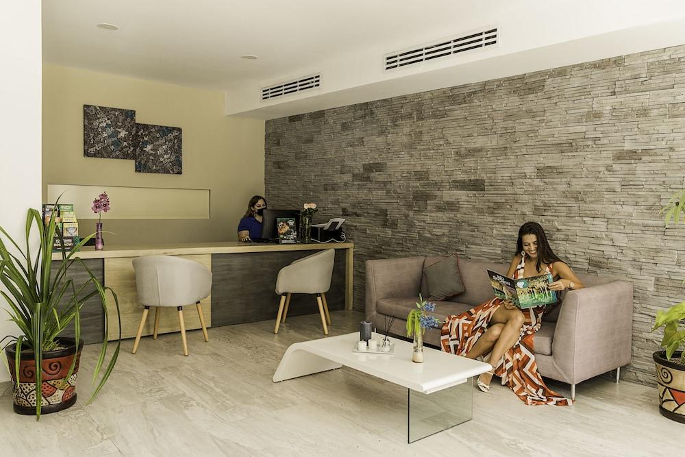 Bfh Attraction Deluxe Hotel Playa del Carmen Esterno foto