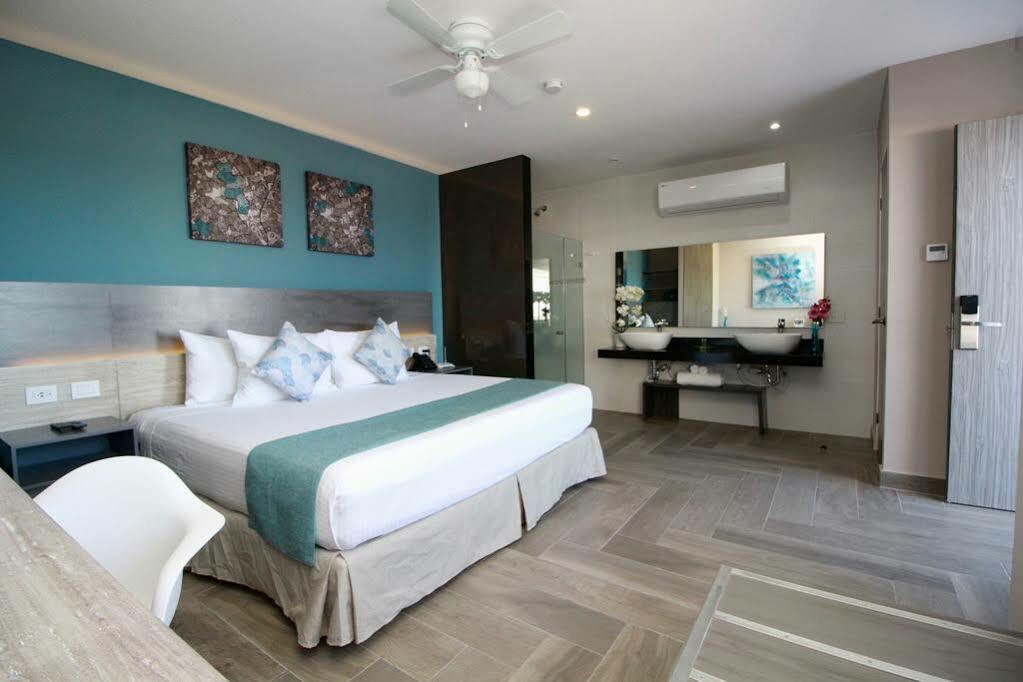 Bfh Attraction Deluxe Hotel Playa del Carmen Esterno foto