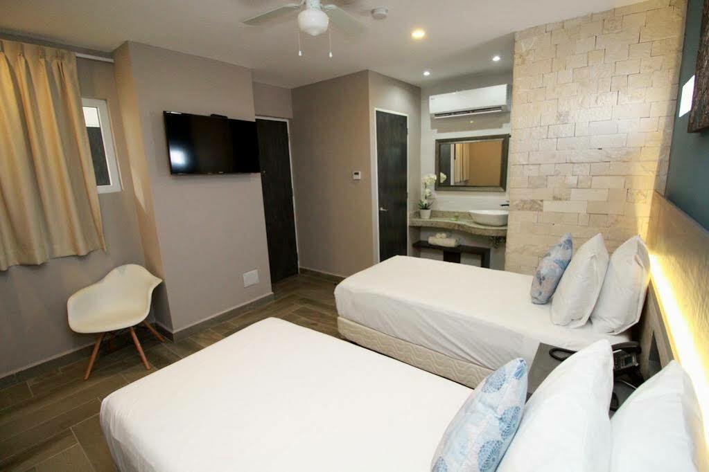 Bfh Attraction Deluxe Hotel Playa del Carmen Esterno foto