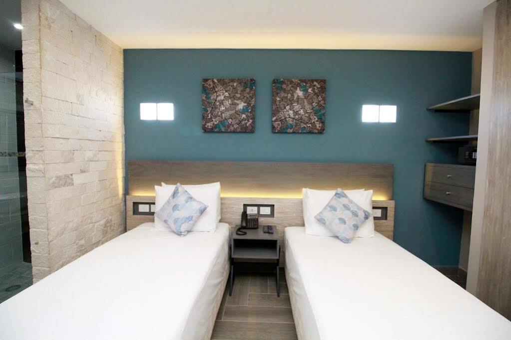 Bfh Attraction Deluxe Hotel Playa del Carmen Esterno foto